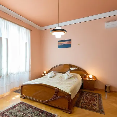 Apartment Aurora